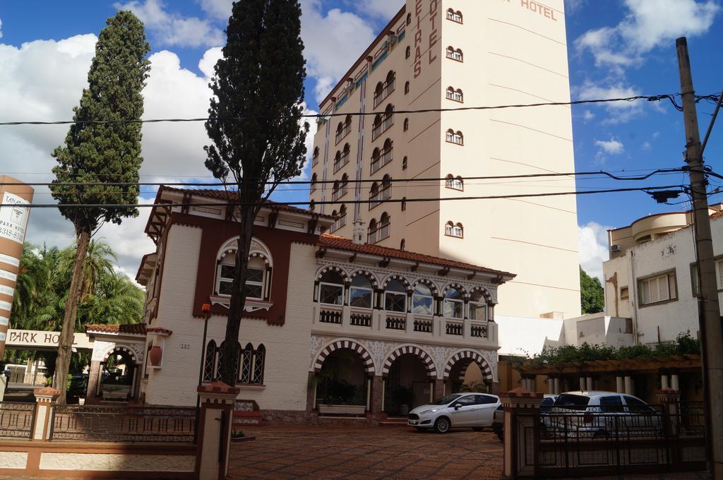Tamareiras Park Hotel Убераба Екстер'єр фото