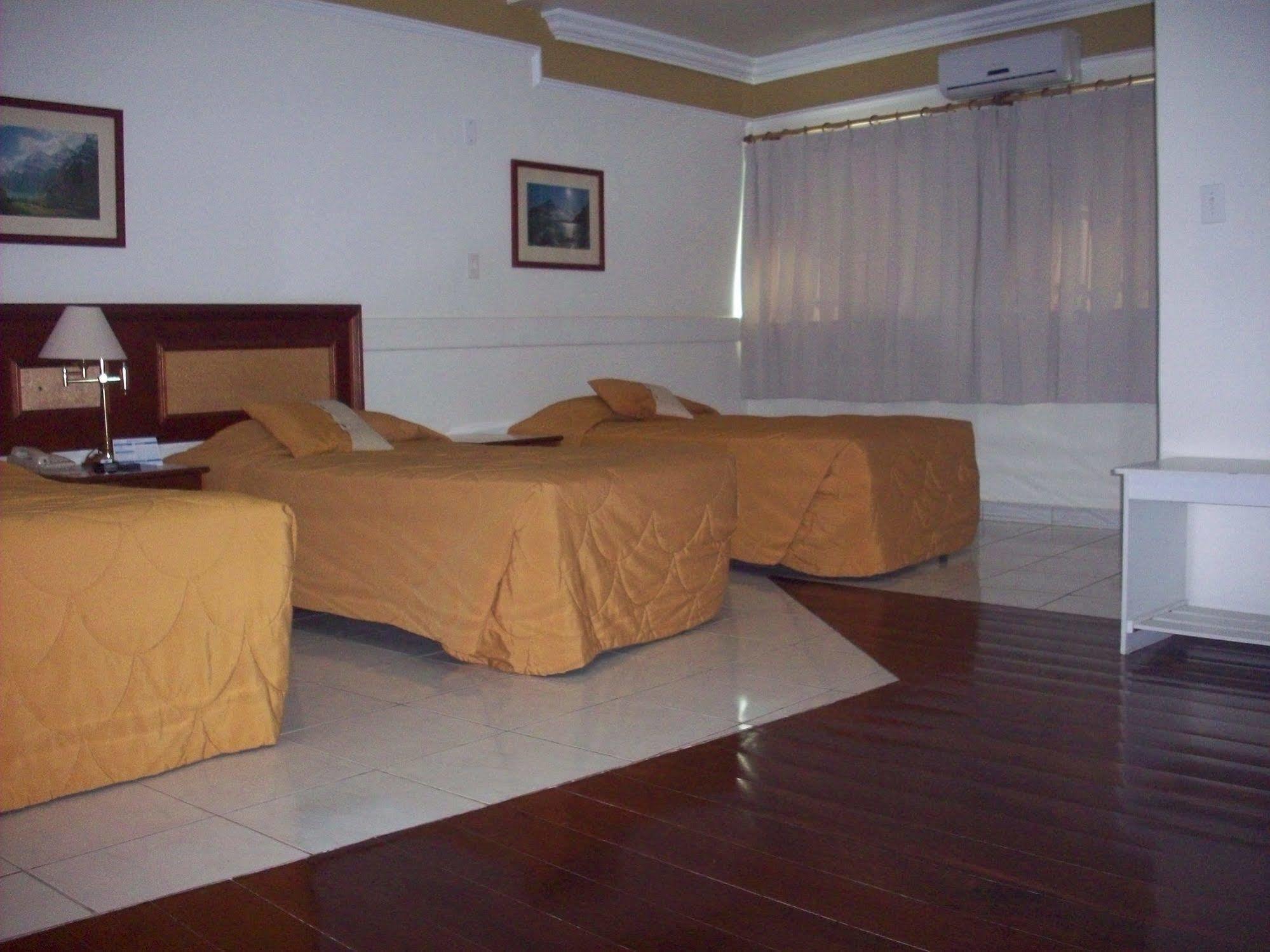 Tamareiras Park Hotel Убераба Екстер'єр фото